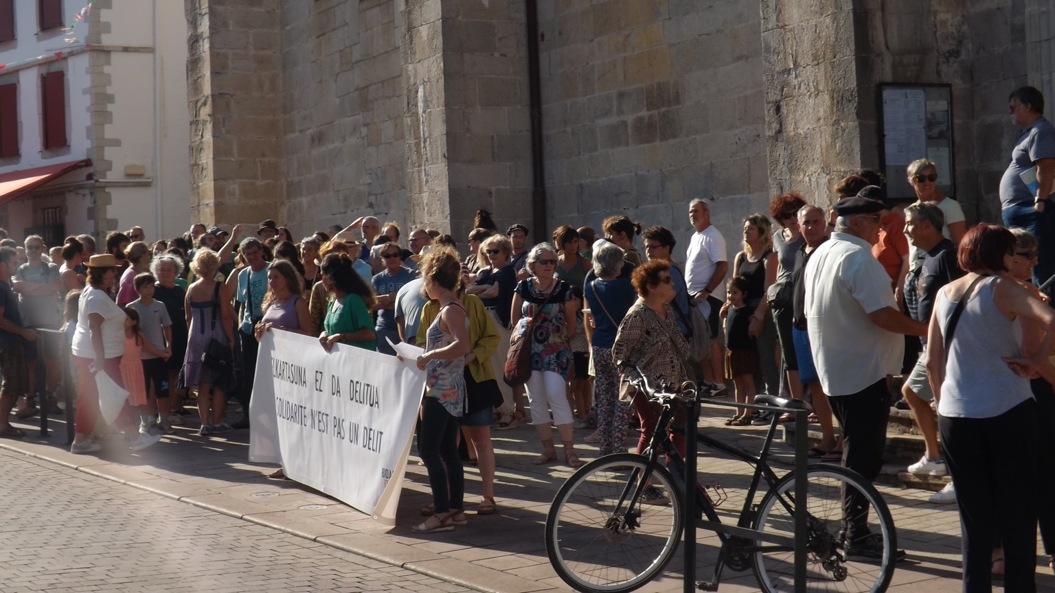 <br />
<b>Notice</b>:  Undefined variable: titre in <b>/var/www/vhosts/bidasoa-etorkinekin.org/httpdocs/views/urrugne.view.php</b> on line <b>28</b><br />
